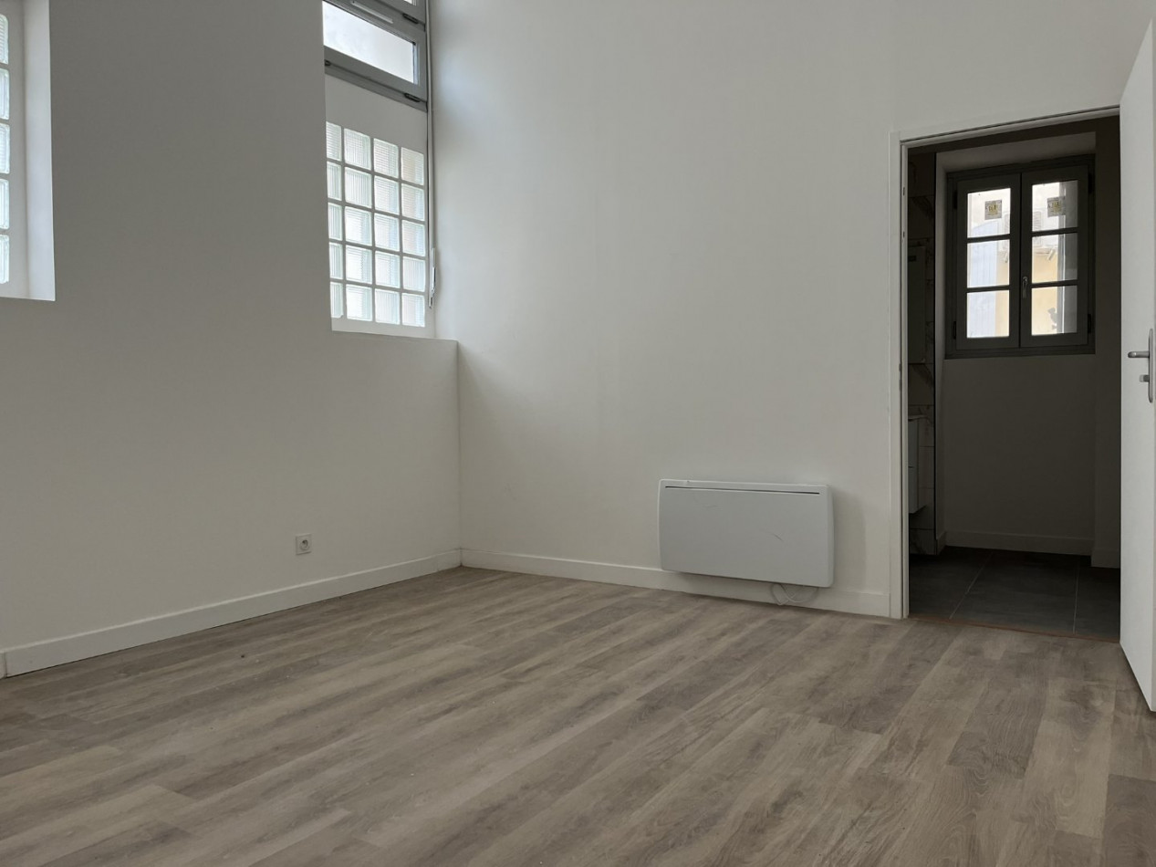 location Appartement rénové Beziers - Photo 3