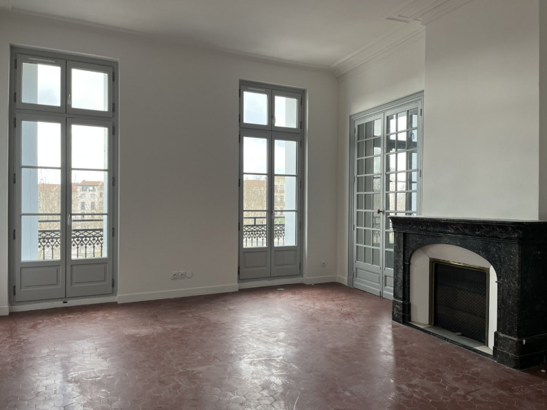 location Appartement rénové Beziers - Photo 4