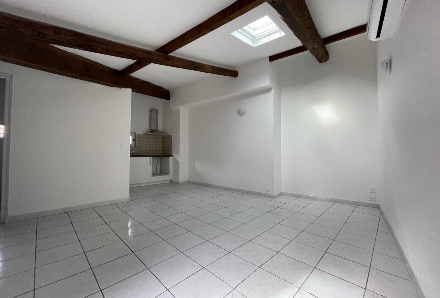 location Appartement rénové Pezenas - Photo 2