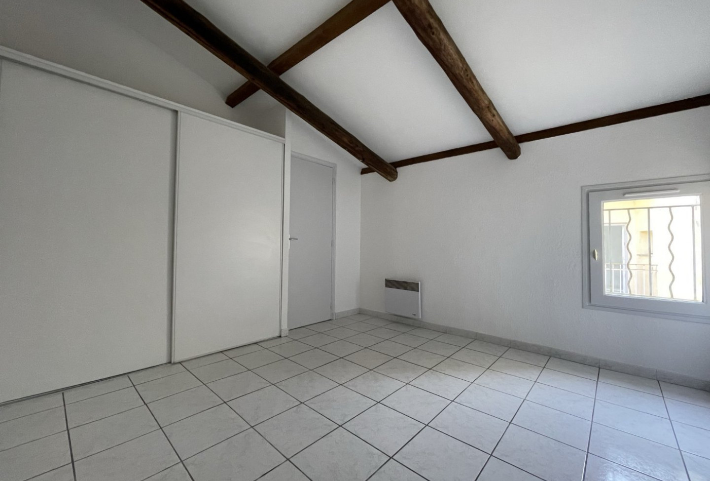 location Appartement rénové Pezenas - Photo 3