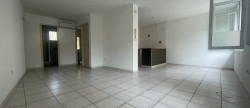 location Bureau Serignan