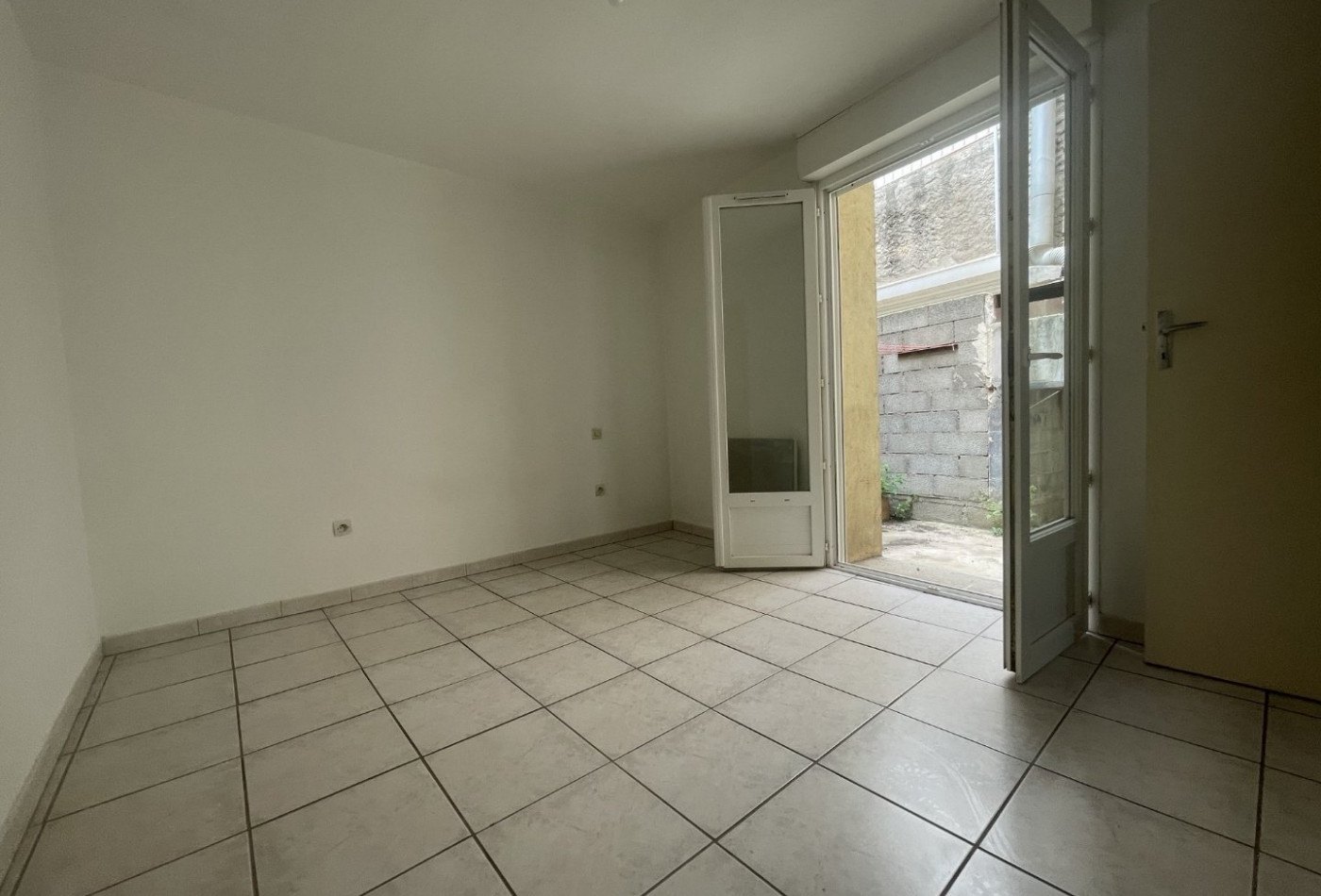 location Bureau Serignan - Photo 6