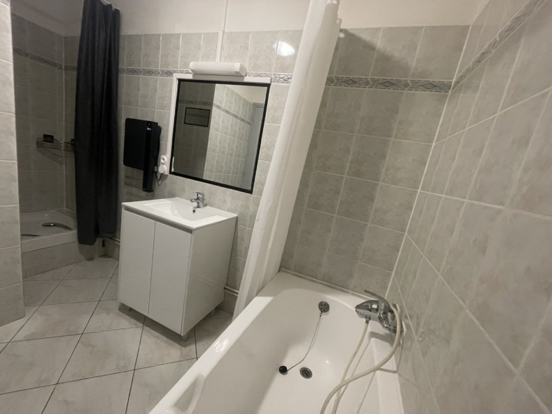 location Appartement Espondeilhan - Photo 8