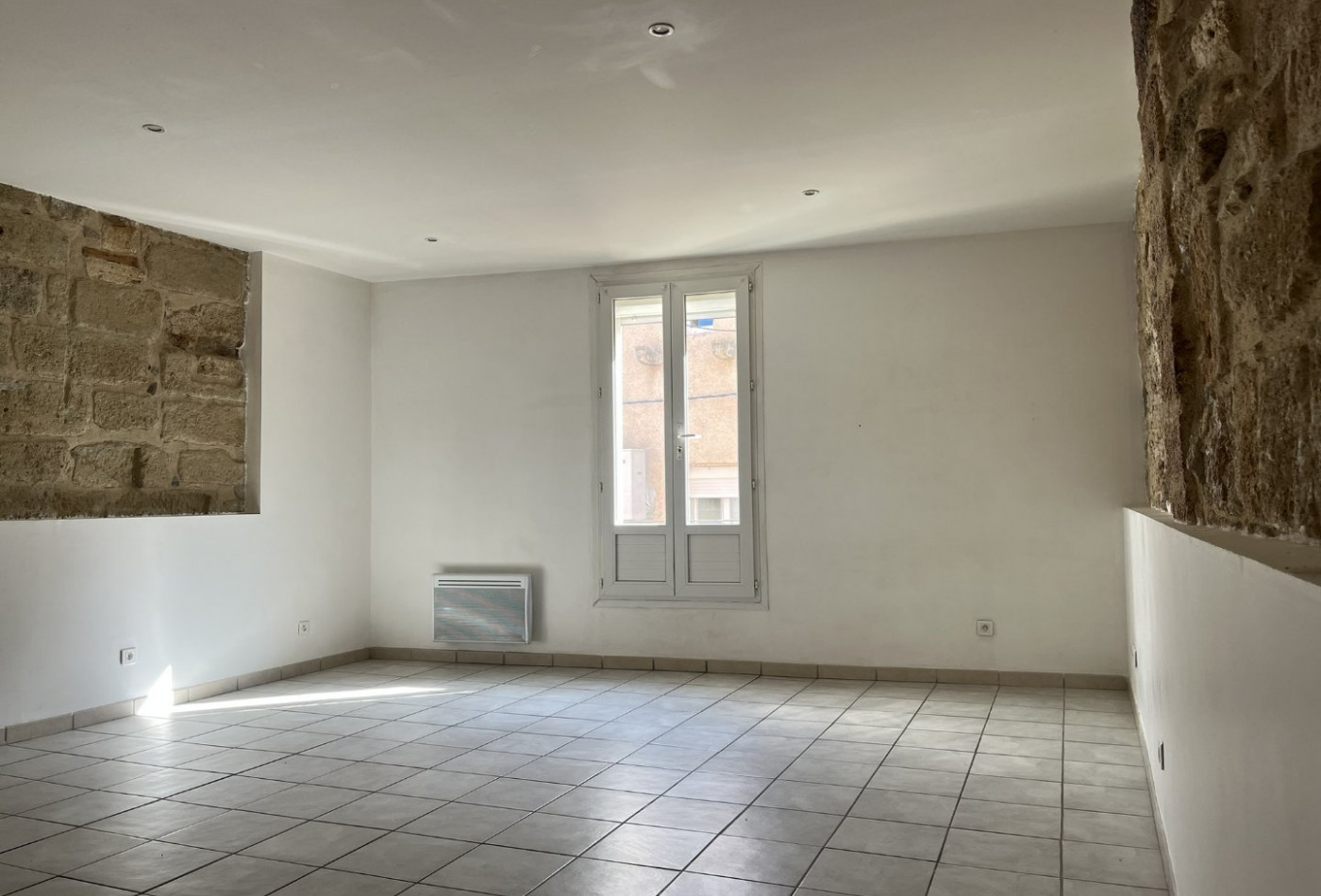 location Appartement rénové Pezenas - Photo 2