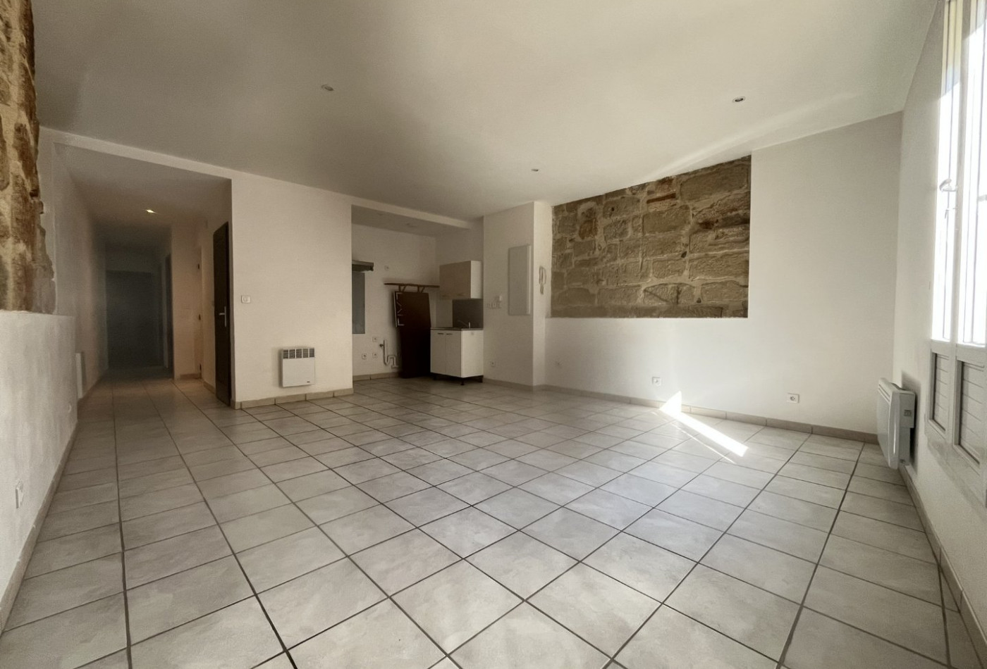 location Appartement rénové Pezenas - Photo 1