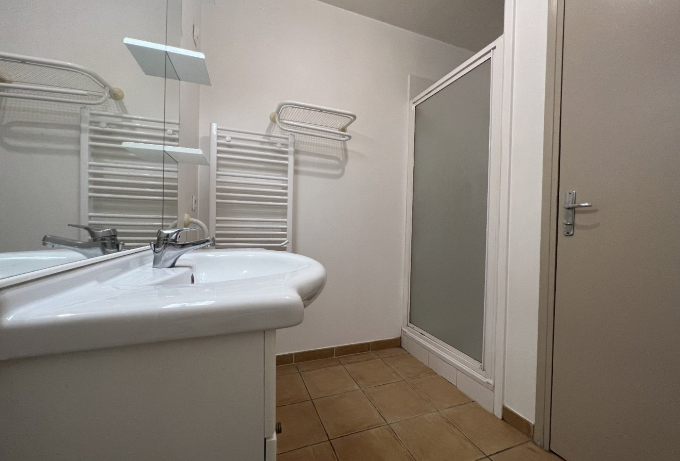 location Appartement rénové Pezenas - Photo 5