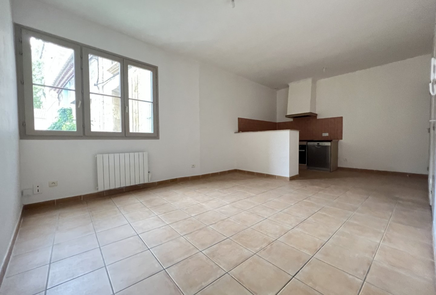 location Appartement rénové Pezenas - Photo 1