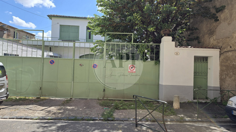 location Parking intérieur Pezenas - Photo 1
