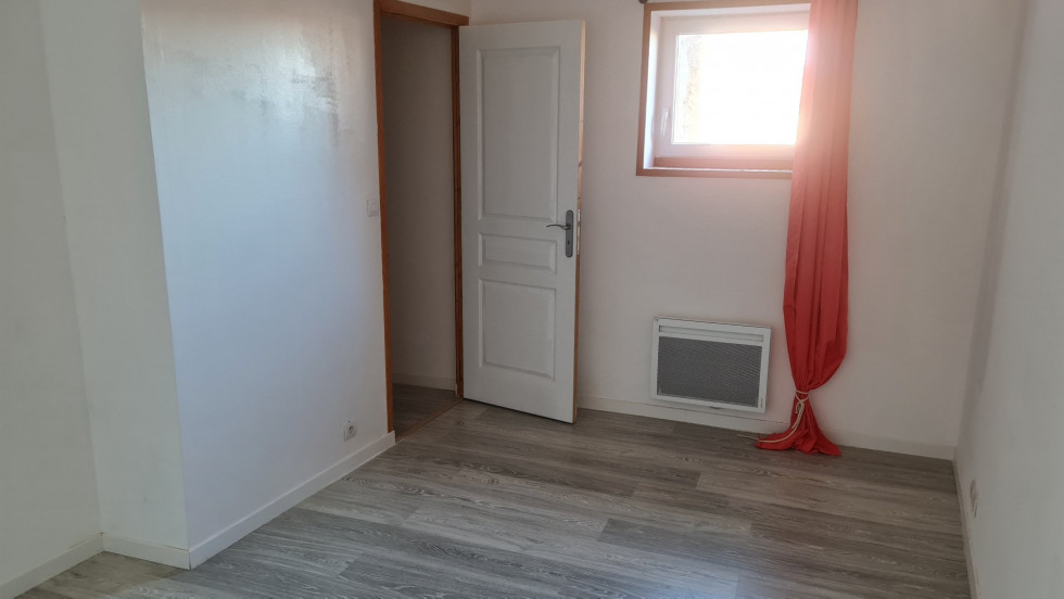 location Maison de village Pouzolles - Photo 7