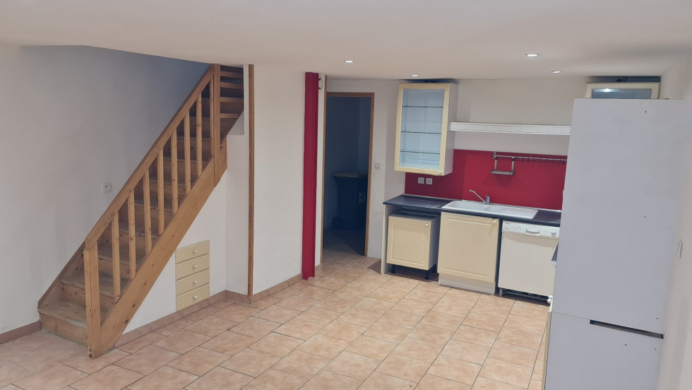 location Maison de village Pouzolles - Photo 2