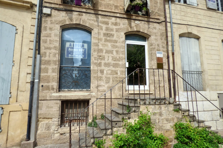 location Local commercial Pezenas - Photo 1