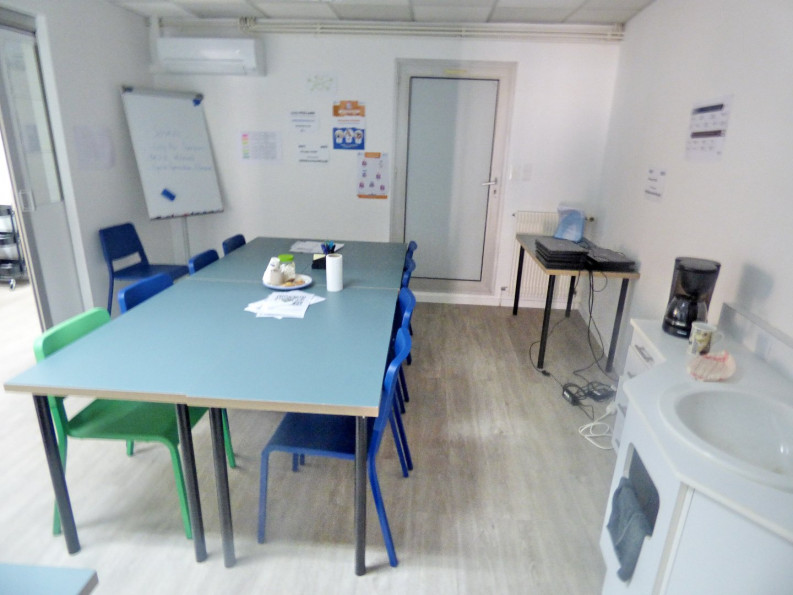 location Local commercial Pezenas - Photo 5