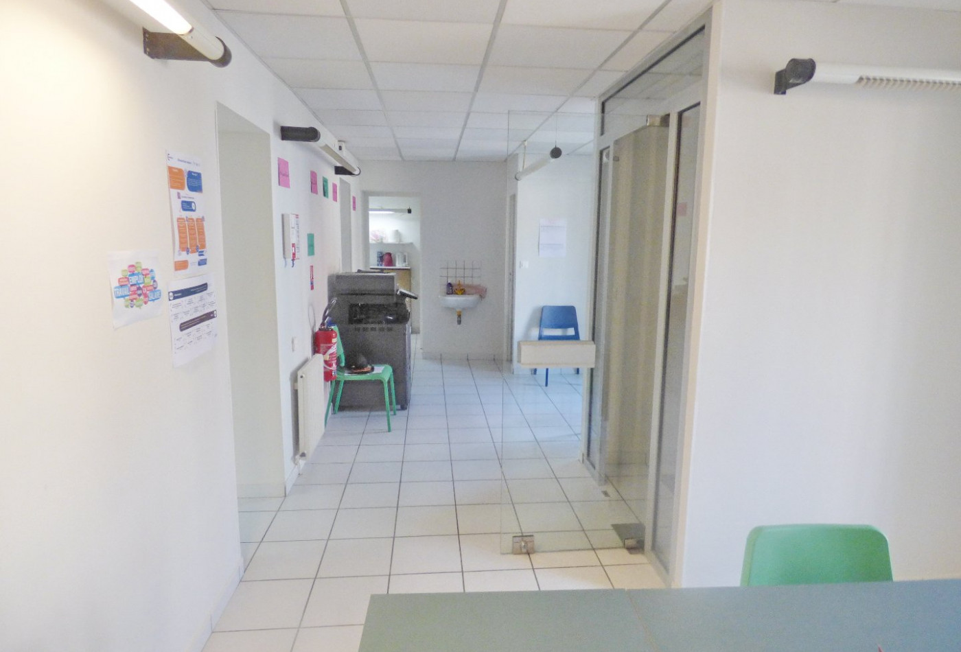 location Local commercial Pezenas - Photo 3