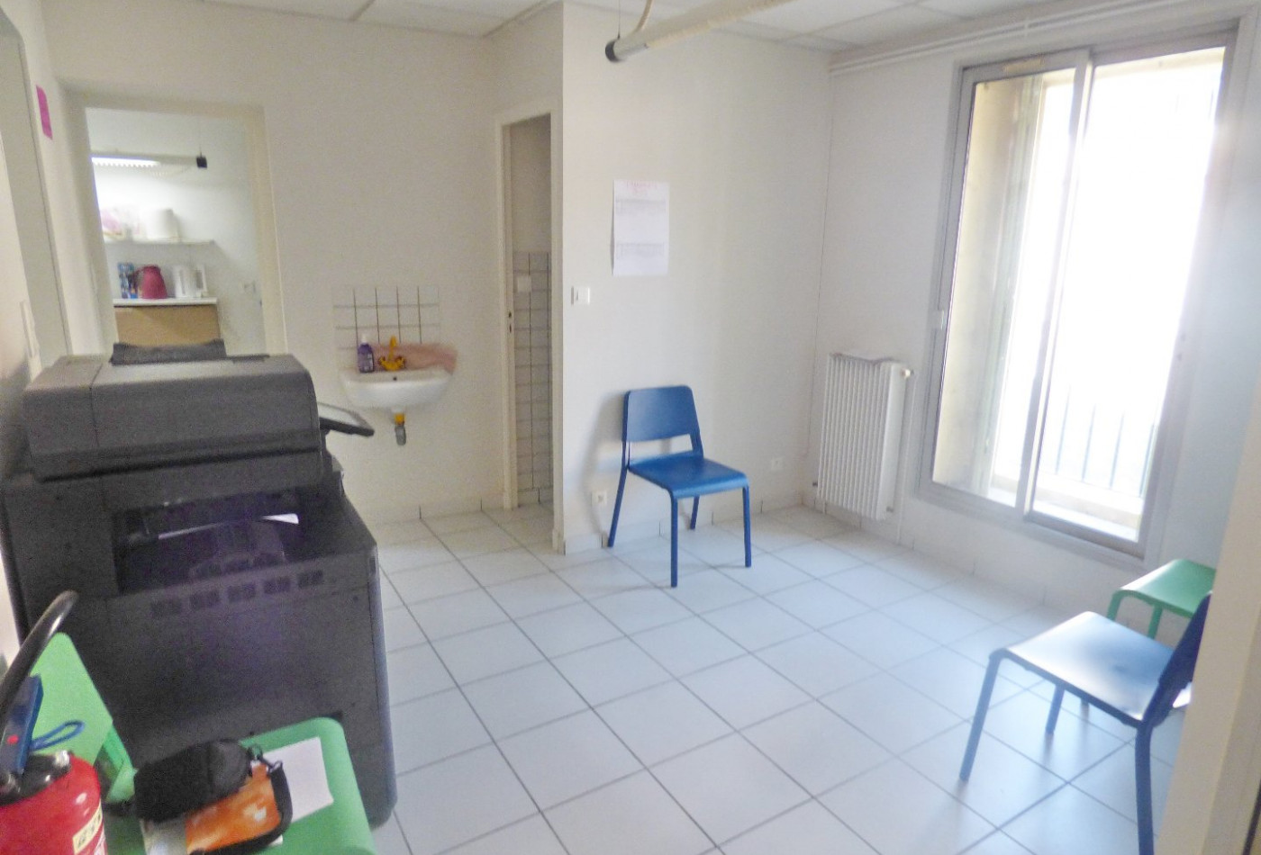 location Local commercial Pezenas - Photo 2