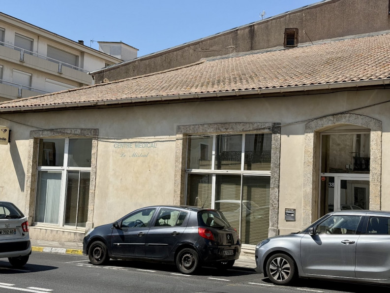 location Local commercial Beziers - Photo 1