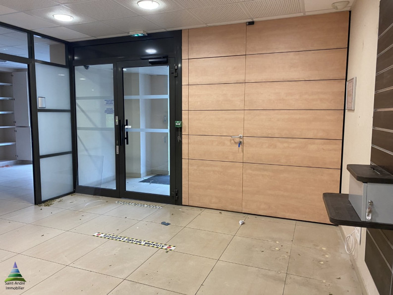 vente Local commercial Pezenas - Photo 2