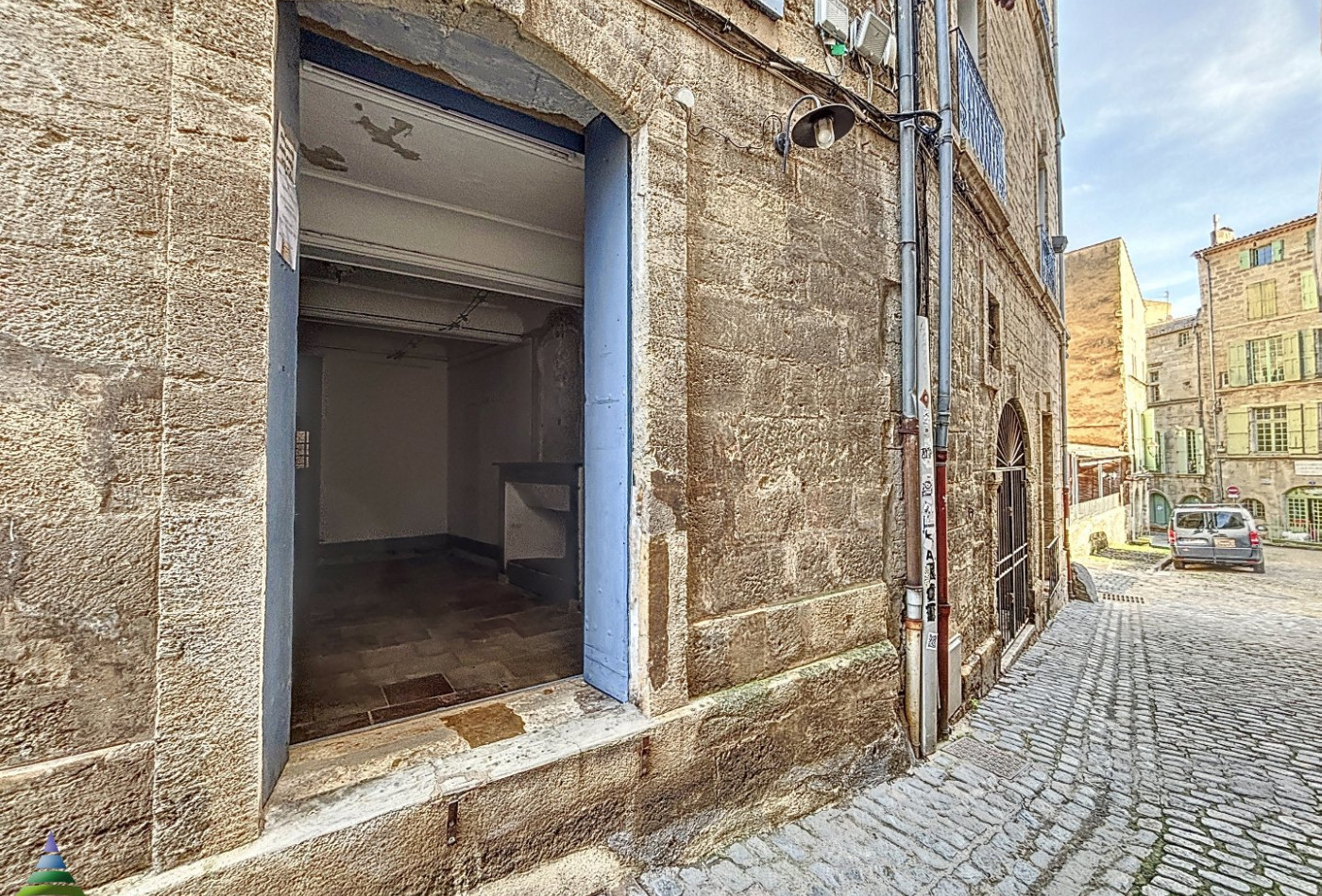 location Local commercial Pezenas - Photo 1