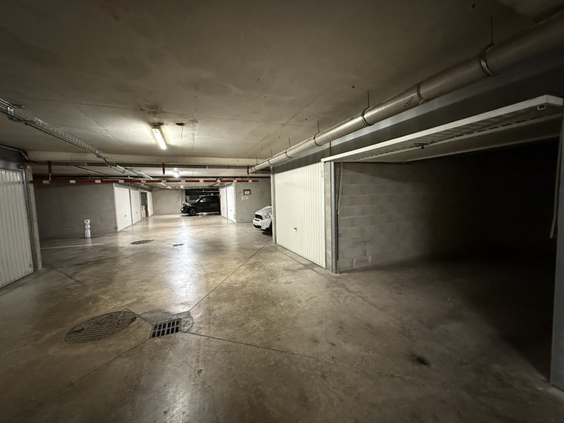 vente Garage Sete - Photo 2