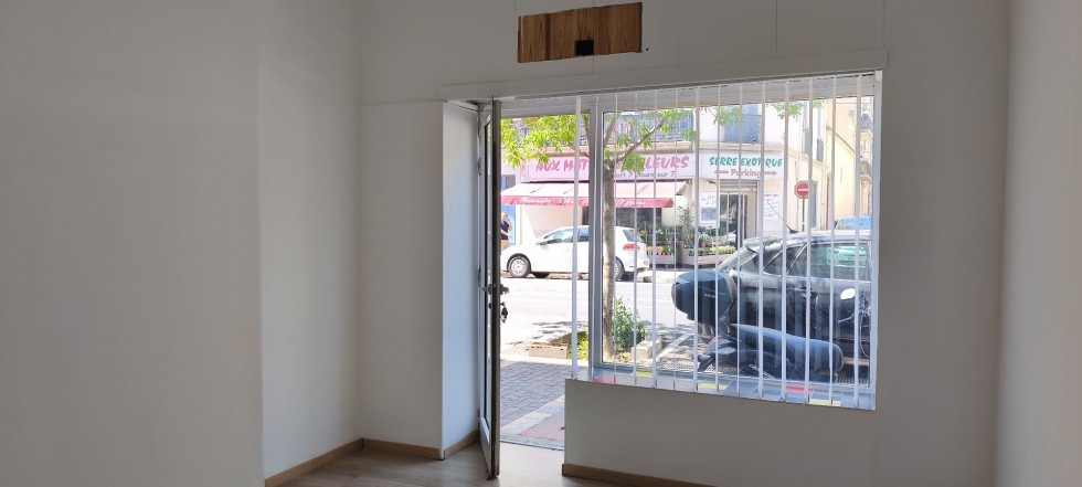 location Local commercial Beziers - Photo 1