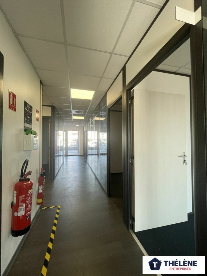location Bureau Villeneuve Les Maguelone - Photo 5