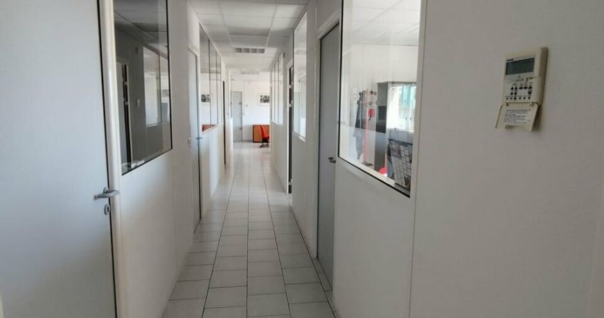 location Bureau Lattes