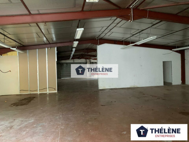 location Local commercial Lunel - Photo 2