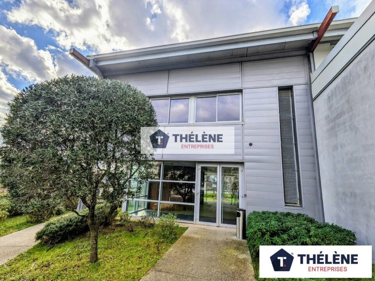 location Locaux d'activité Castries - Photo 1