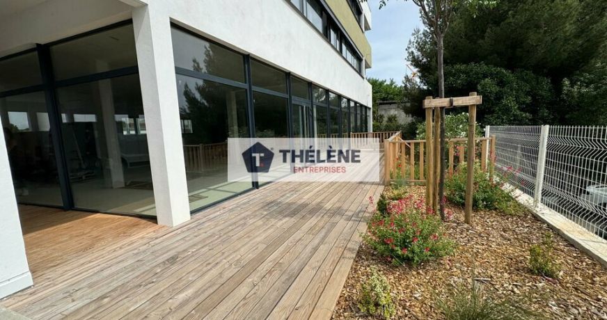 location Local commercial Lattes