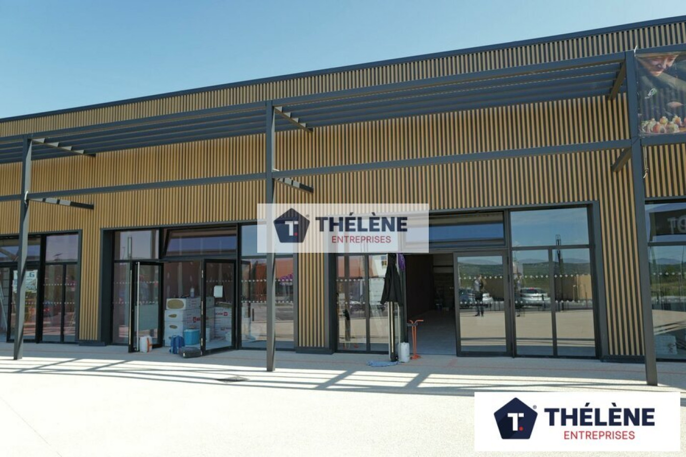 location Local commercial Langlade - Photo 2