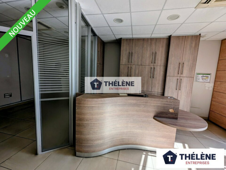 location Local commercial Lunel - Photo 2