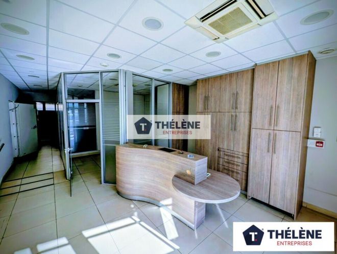 location Local commercial Lunel