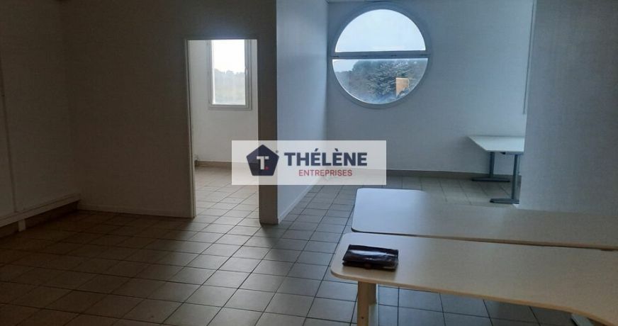 location Bureau Le Cres