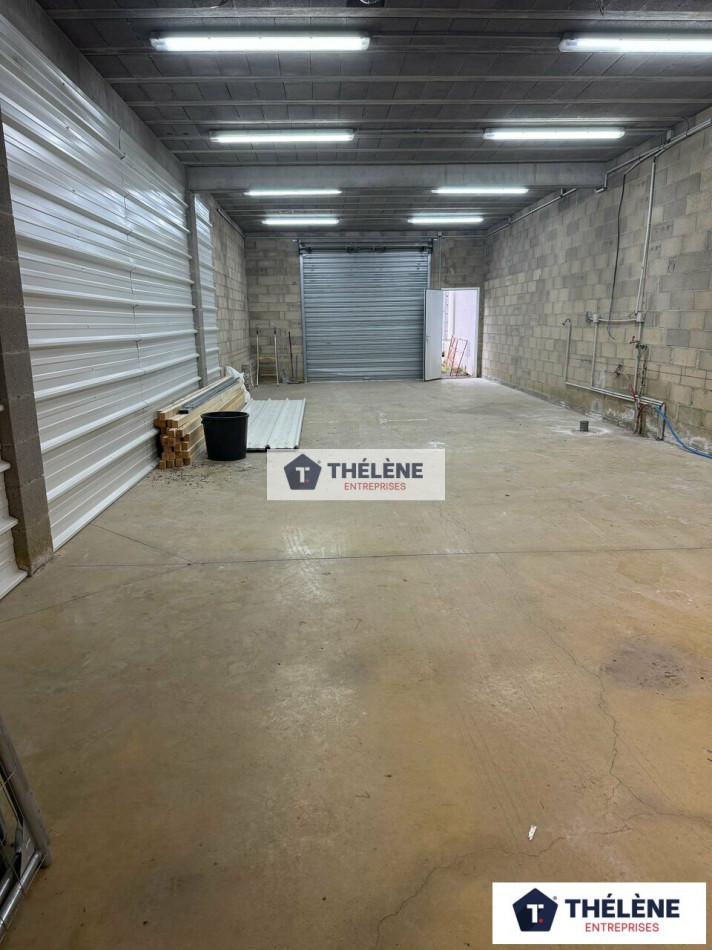 location Locaux d'activité Marguerittes - Photo 1
