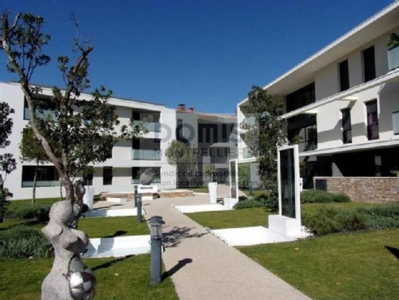 location Parking extérieur Le Cres - Photo 1