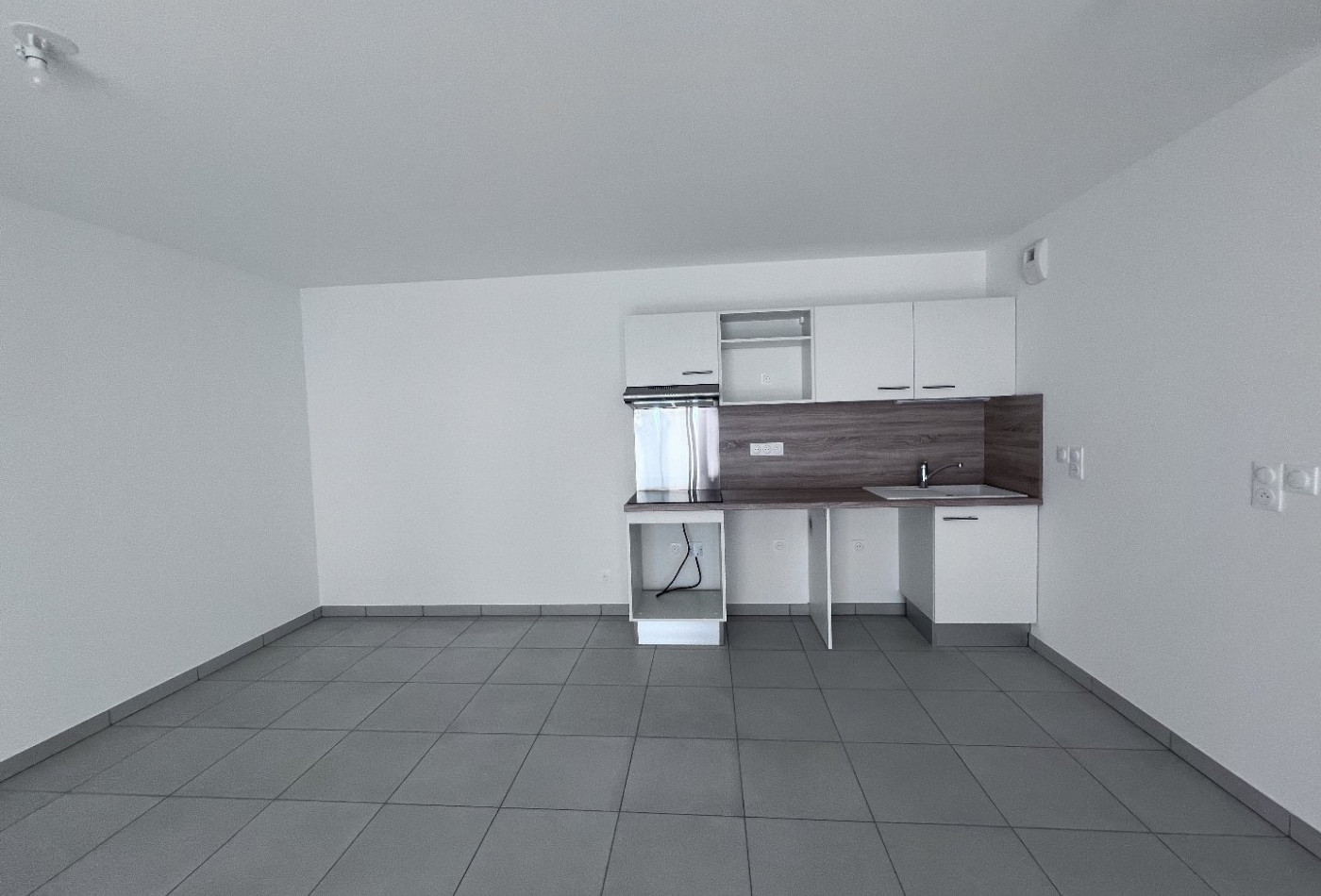 location Appartement Nimes - Photo 2