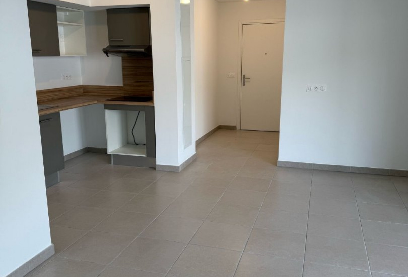 location Appartement Nimes - Photo 2