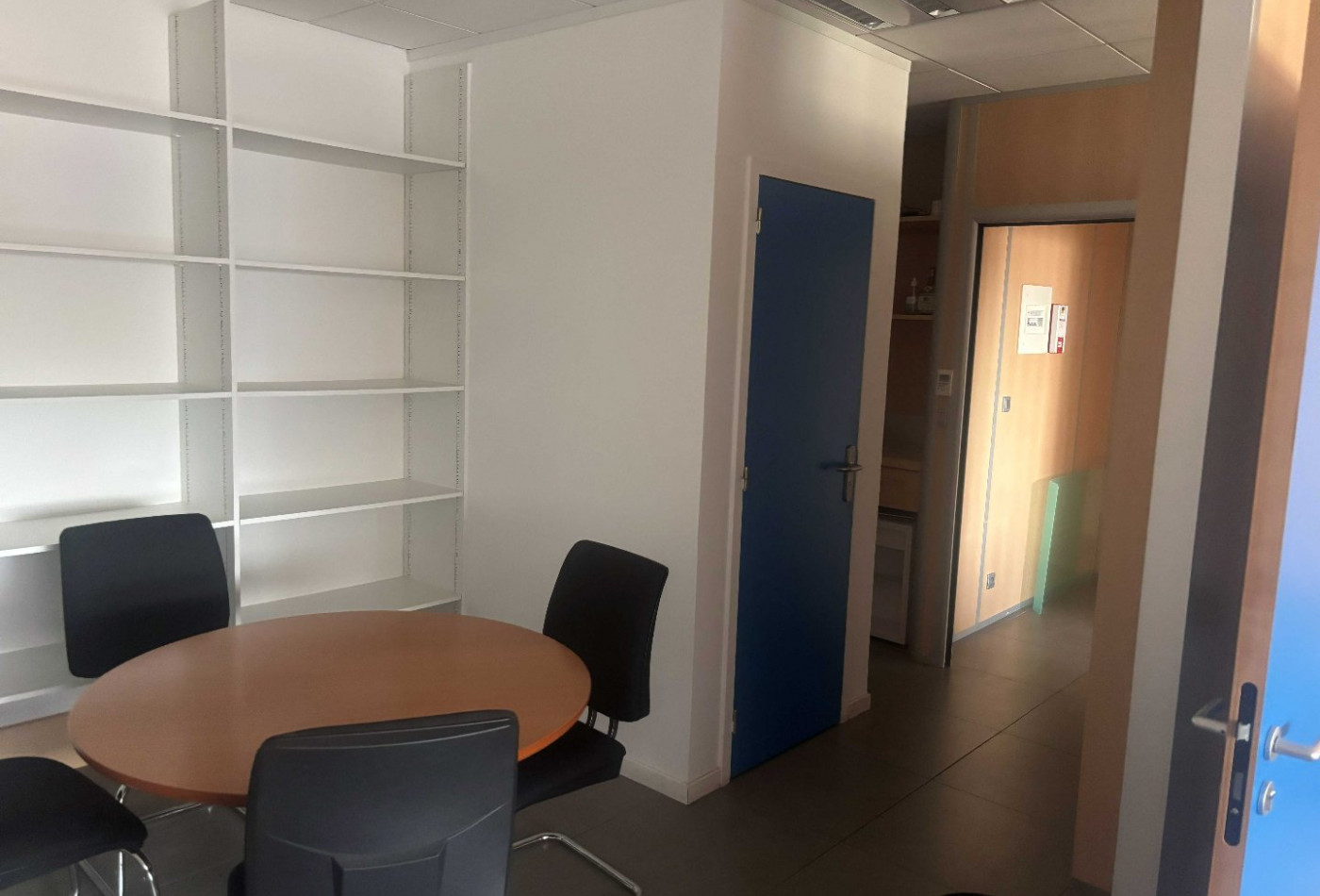 location Bureau Castries - Photo 6