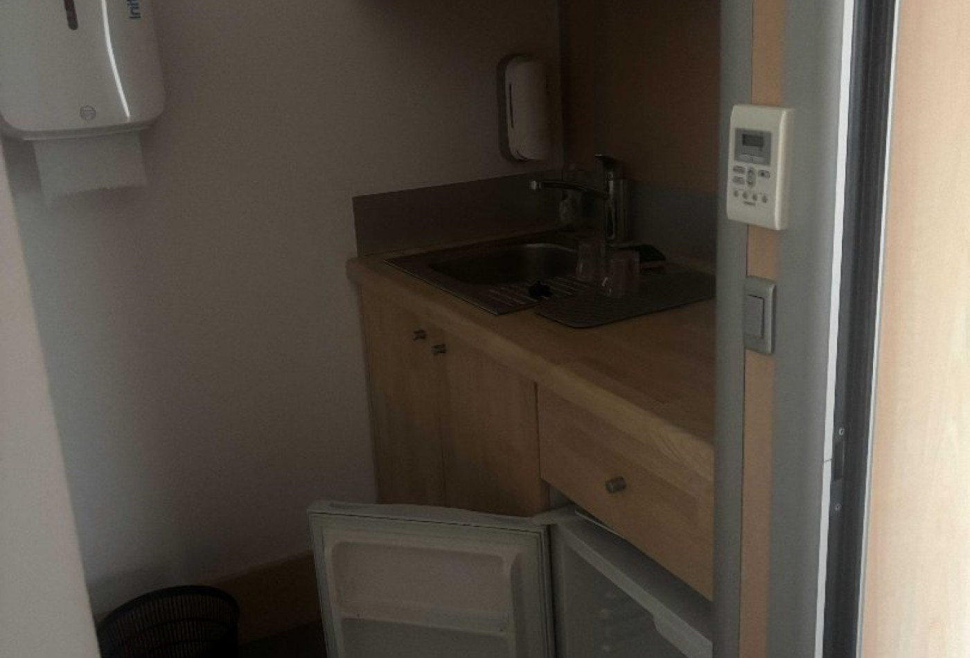 location Bureau Castries - Photo 3