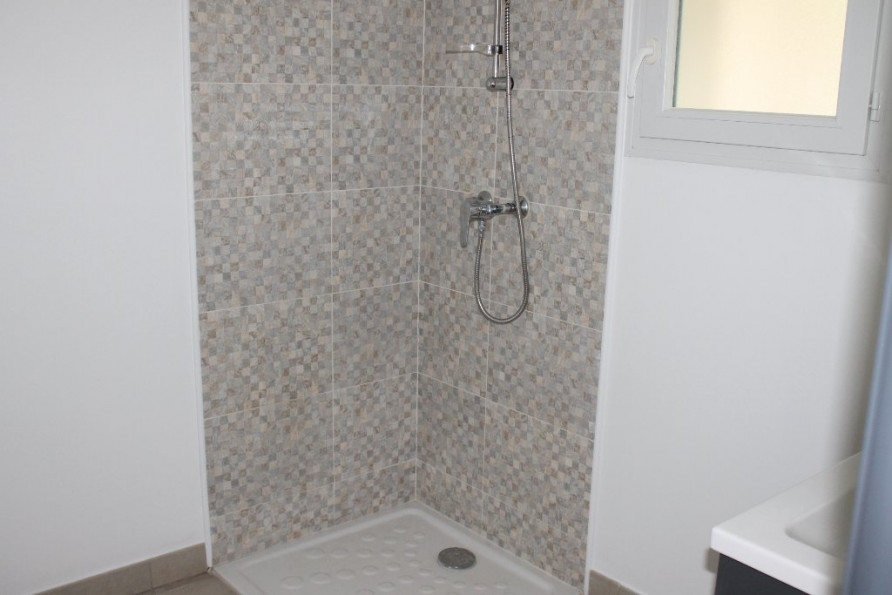 location Appartement Nimes - Photo 3
