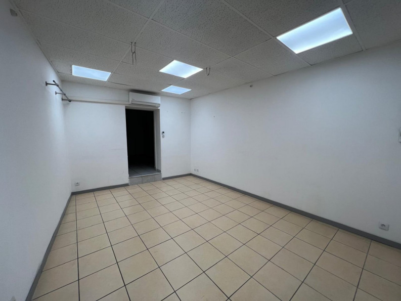 à vendre Local commercial Pezenas - Photo 3