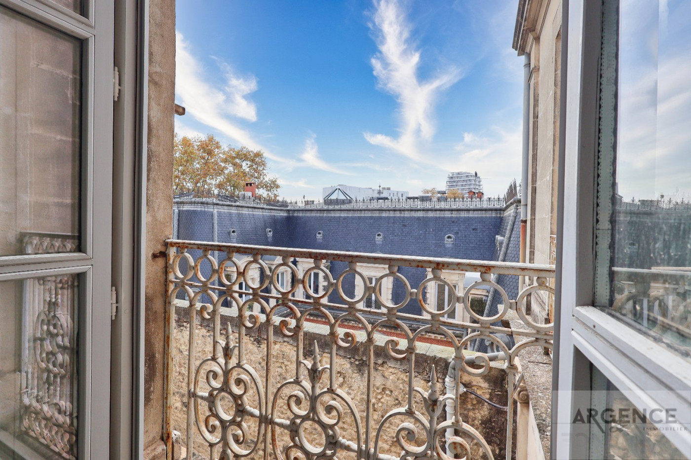 sale Appartement ancien Montpellier - Photo 2