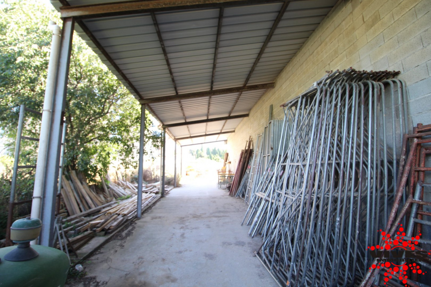 sale Entrepots et bureaux Quarante - Photo 10