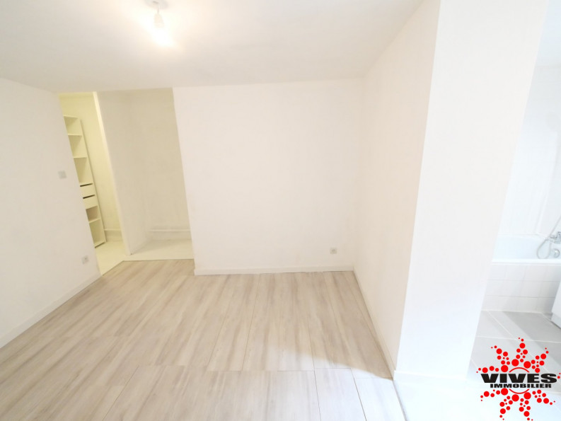 vente Maison de village Quarante - Photo 3