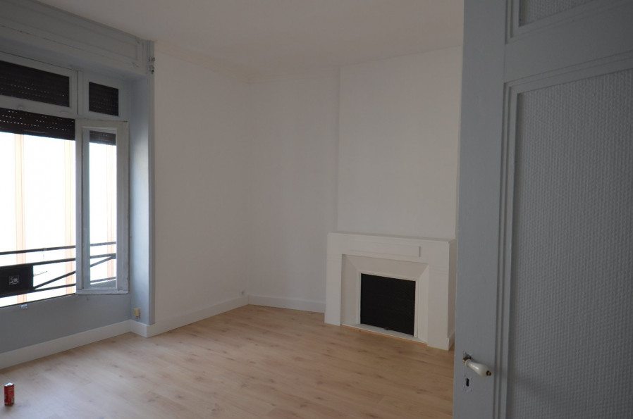 location Appartement ancien Montpellier - Photo 2