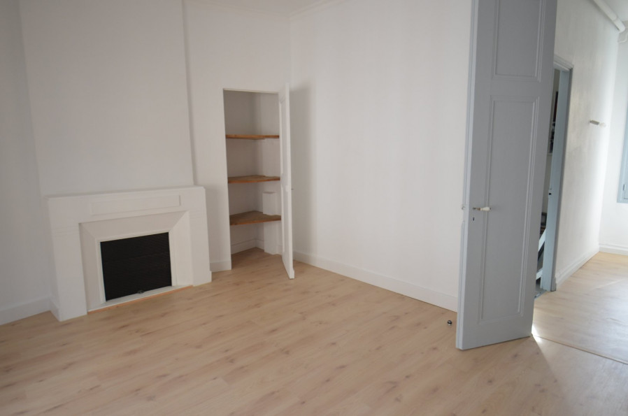 location Appartement ancien Montpellier - Photo 3