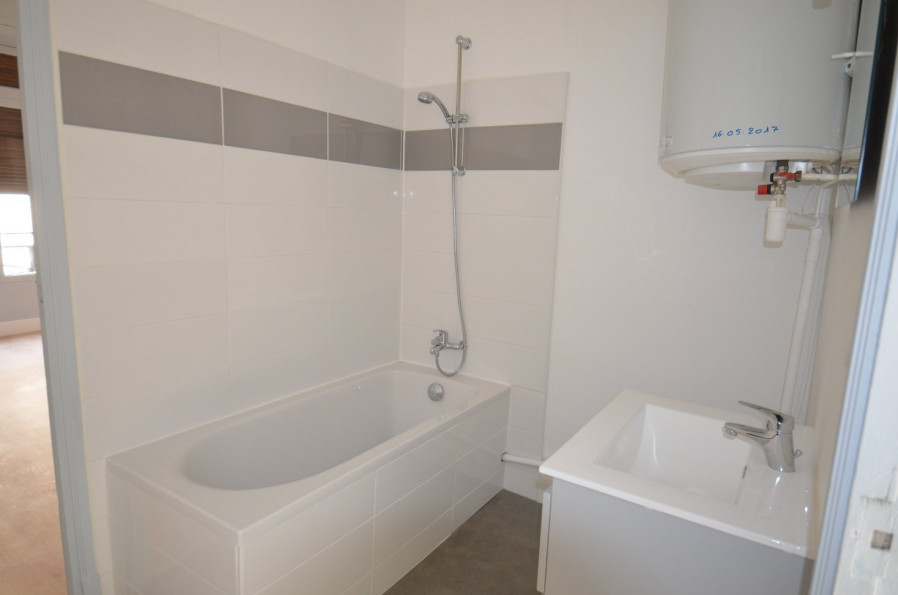 location Appartement ancien Montpellier - Photo 6