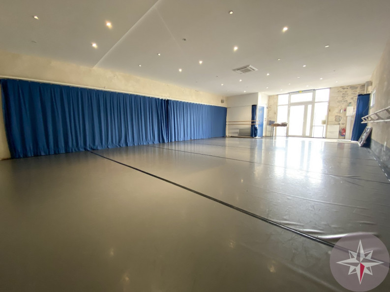 location Local commercial Cournonsec - Photo 3