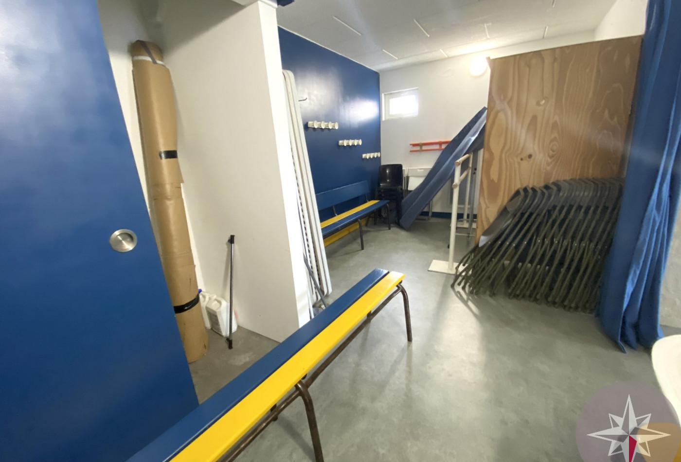 location Local commercial Cournonsec - Photo 5