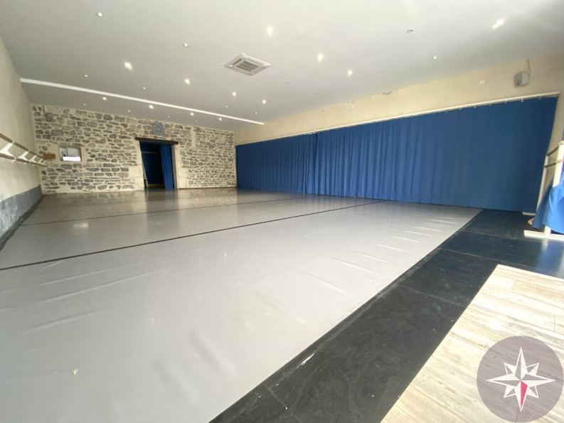 location Local commercial Cournonsec - Photo 2