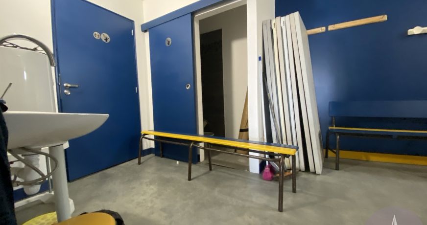 location Local commercial Cournonsec